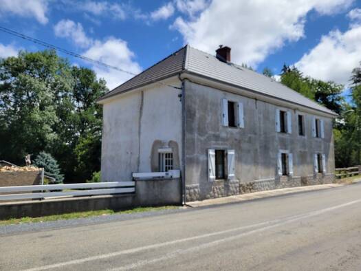 Maison à vendre 177 900 € 6 pièces 3 chambres 151 m² 953 m² de terrain Giat 63620