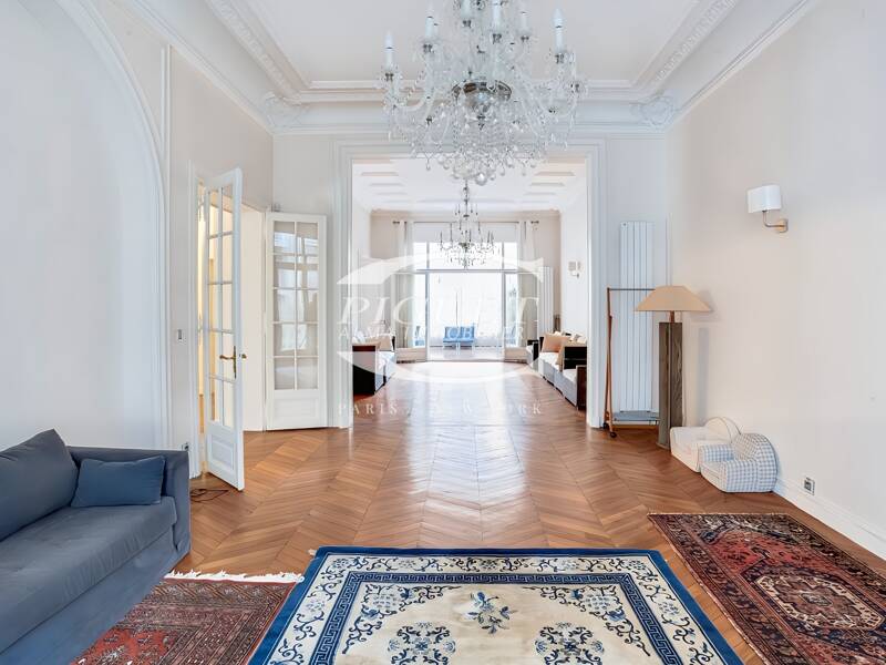 Maison à louer, 580m², PARIS 16E