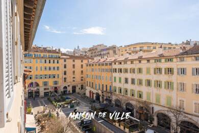 Loft à vendre 279 000 € 2 pièces 1 chambre 54 m² Dernier étage, Étage 4/4 Marseille 1er 13001
