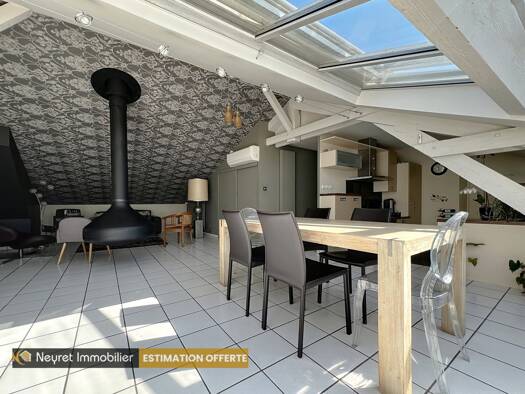 Appartement à vendre 399 000 € 6 pièces 4 chambres 218 m² Étage 3/3 Villefranche sur Saone 69400