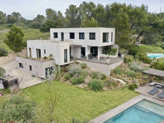 Maison à vendre 1 365 000 € 6 pièces 4 chambres 220 m² 1 200 m² de terrain Villeneuve-Lès-Avignon 30400