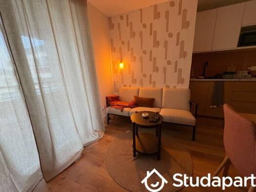 Colocation à louer 530 € 1 pièce 1 chambre 11 m² 4ème étage Zone Industrielle Quatre Pavillons-La Gardette Lormont 33310