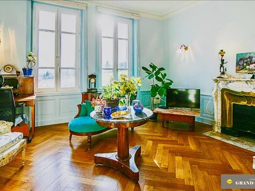 Appartement à vendre 465 000 € 5 pièces 3 chambres 151 m² RDC Anse 69480