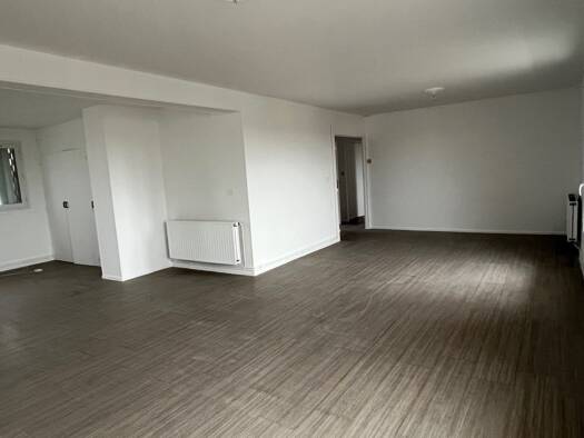 Appartement à louer 712 € 4 pièces 3 chambres 109 m² Étage 3/3 Tergnier 02700