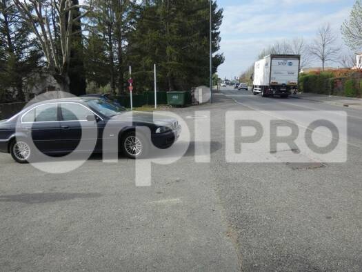 Local commercial à louer 1 380 € 230 m² de surface de vente Volx 04130