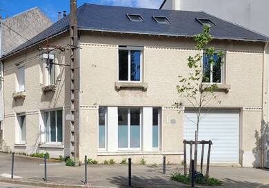 Immeuble à vendre 585 200 € 220 m² Nantes 44000