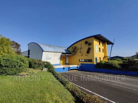 Maison à vendre 490 000 € 12 pièces 1 chambre 1 140 m² 12 359 m² de terrain Montmartin-sur-Mer 50590