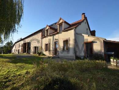 Ferme à vendre 223 000 € 6 pièces 4 chambres 110 m² 34 362 m² de terrain Chamberat 03370