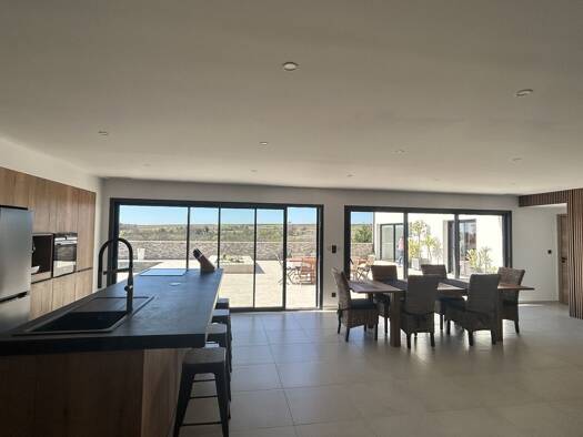 Maison à vendre 895 000 € 8 pièces 4 chambres 293 m² 1 780 m² de terrain Magalas 34480