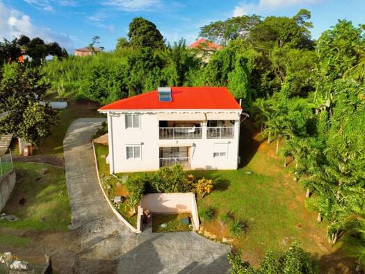 Maison à louer 1 498 € 5 pièces 4 chambres 129 m² 606 m² de terrain Ducos 97270