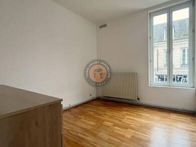 Appartement à louer 490 € 2 pièces 1 chambre 56,8 m² 1er étage La Fère 02800