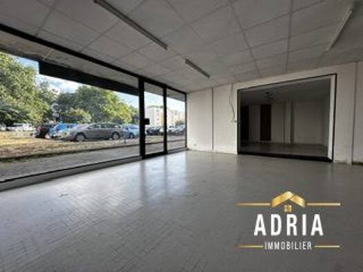 Local commercial à vendre 120 000 € 85 m² de surface de vente Uckange 57270