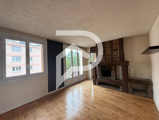 Appartement à vendre 110 500 € 4 pièces 2 chambres 64 m² Étage 4/4 Centre Ville-Cathédrale Évreux 27000