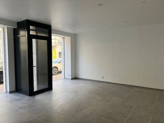 Boutique à louer 770 € 1 pièce 40 m² de surface de vente Saumur 49400
