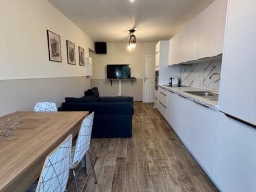 Colocation à louer - logement étudiant 660 € 1 pièce 2 chambres 10 m² 2ème étage Les Bastides Antibes 06600