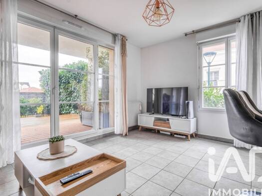 Appartement à vendre 299 000 € 3 pièces 2 chambres 61,25 m² RDC/3 Montévrain 77144