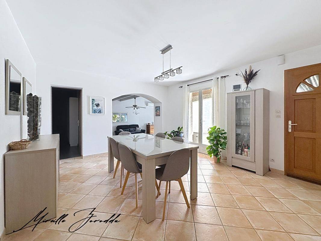 Maison à vendre, 169m², JONQUIERES SAINT VINCENT