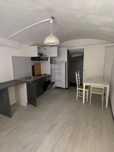 Appartement à louer 260 € 1 pièce 31,2 m² RDC Saint-Ambroix 30500