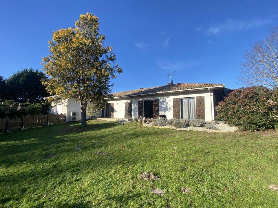 Maison à vendre, 480m², SAINT JULIEN EN BORN
