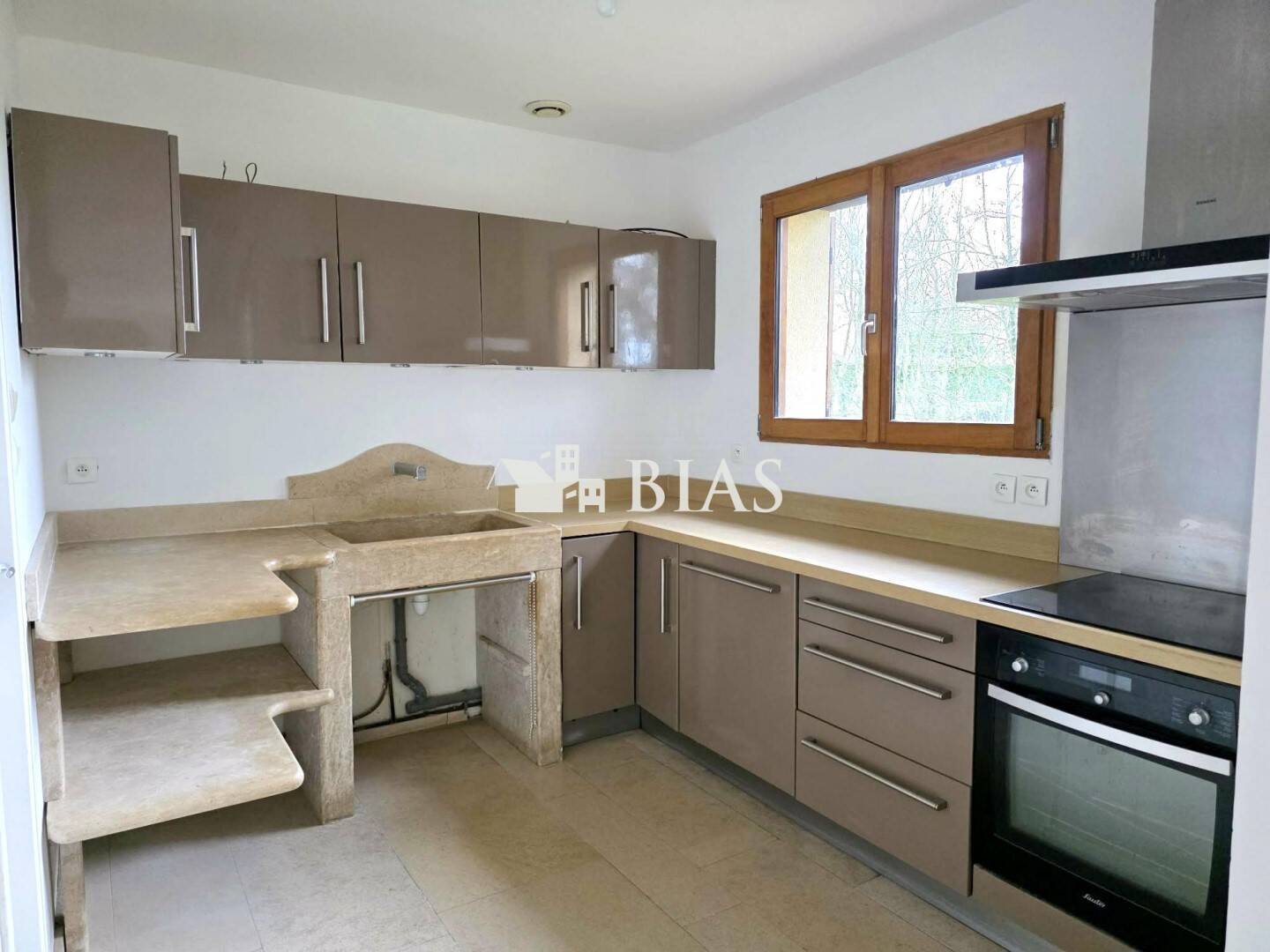 Maison à vendre, 131m², SAINT PIERRE DE VARENGEVILLE