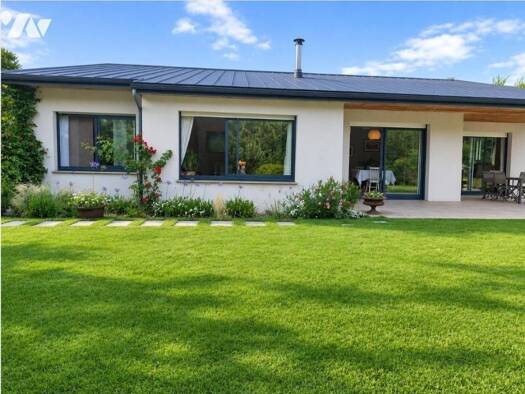 Maison de plain-pied à vendre 509 600 € 5 pièces 3 chambres 134 m² 1 500 m² de terrain Ploudalmézeau 29830
