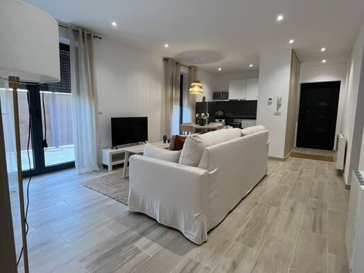 Appartement à louer - Première occupation 1 090 € 3 pièces 2 chambres 53,8 m² RDC/2 Milly-la-Forêt 91490