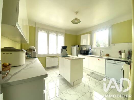 Maison à vendre 348 000 € 4 pièces 3 chambres 114 m² 609 m² de terrain Poigny-la-Forêt 78125