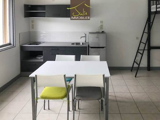 Maison de plain-pied à vendre 210 000 € 8 pièces 1 chambre 129 m² Bressuire 79300