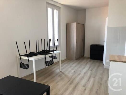 Appartement à louer 370 € 1 pièce 23 m² 1er étage Carcassonne 11000