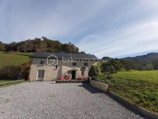 Maison à vendre 264 000 € 8 pièces 5 chambres 185 m² 1 650 m² de terrain Barcus 64130