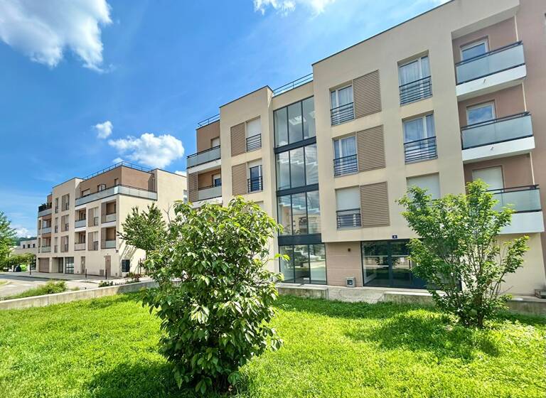 Appartement à vendre 179 000 € 2 pièces 1<br/>chambre 39 m²<br/>superficie 1/3<br/>étage Centre-Plaine d'Elite Brignais 69530