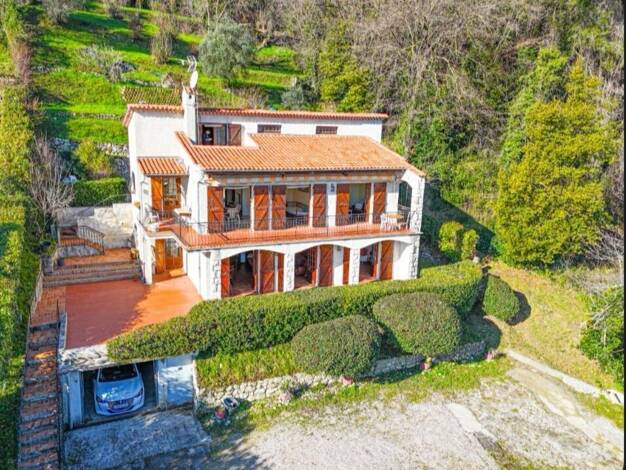 Maison à vendre 695 000 € 7 pièces 5 chambres 200 m² 2 600 m² de terrain Quartiers Ouest Montgros-Montmeuille La Colle-sur-Loup 06480