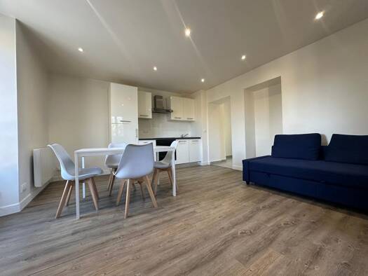 Duplex à louer 920 € 2 pièces 1 chambre 55,8 m² Étage 1/2 Coquibus Corbeil-Essonnes 91100
