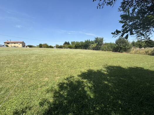 Terrain constructible viabilisé à vendre 138 000 € 608 m² de terrain Lacroix-Falgarde 31120