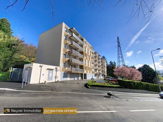 Appartement à vendre 109 000 € 4 pièces 2 chambres 81 m² Étage 4/4 Saint-Étienne 42000