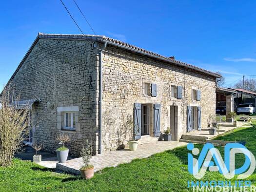 Maison à vendre 279 500 € 6 pièces 3 chambres 162 m² 3 602 m² de terrain Ardin 79160