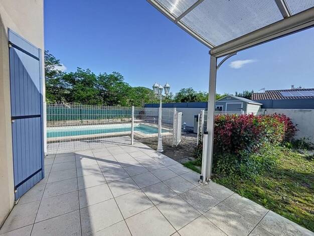 Maison à vendre 420 000 € 5 pièces 4 chambres 155 m² 507 m² de terrain Est Saint-Péray 07130