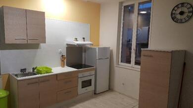 Appartement à louer 470 € 2 pièces 1 chambre Guitres 33230