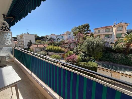 Appartement à louer 1 200 € 3 pièces 2 chambres 67,5 m² 3ème étage Antibes 06600