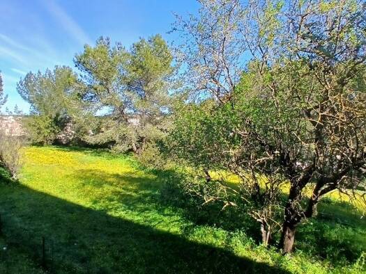 Appartement à louer 1 040 € 3 pièces 2 chambres 72 m² 1er étage Pre de l'Aube-Centre Septèmes-les-Vallons 13240