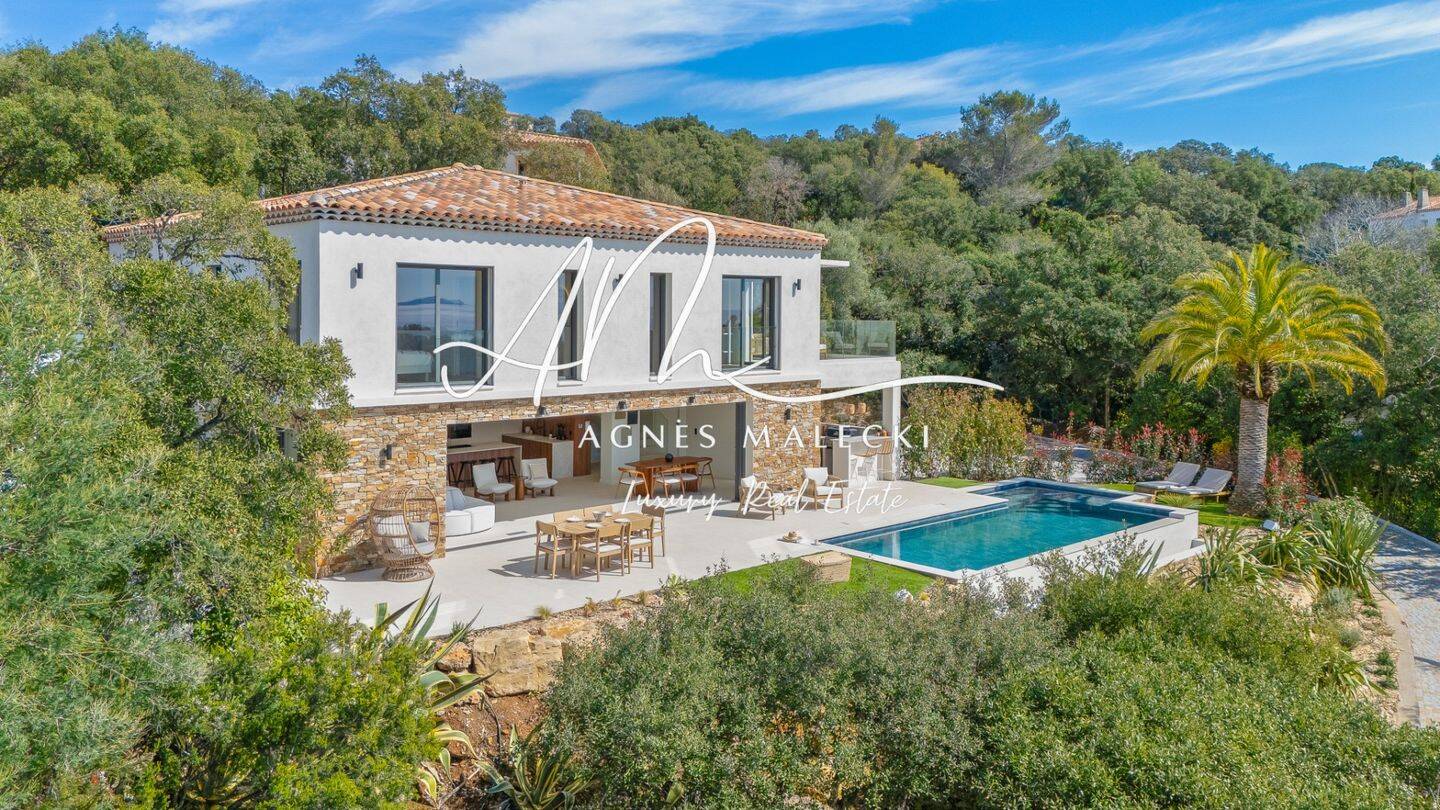 Maison à vendre, 256m², LA CROIX VALMER