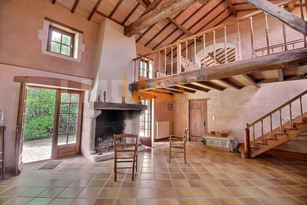 Maison à vendre, 275m², SAINT MARTIN DE JUILLERS