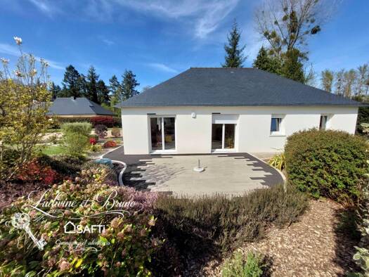 Maison de plain-pied à vendre 298 500 € 5 pièces 3 chambres 90 m² 2 910 m² de terrain Guingamp 22200