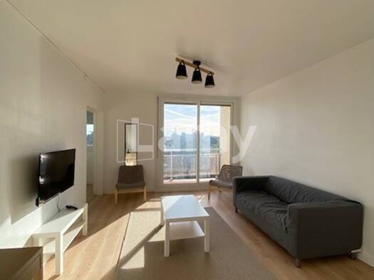 Appartement à louer 1 190 € 4 pièces 77 m² Étage 7/7 Naudet Gradignan 33170