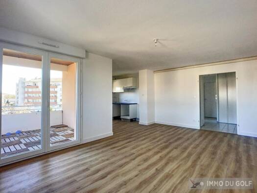 Appartement à louer 742 € 3 pièces 2 chambres 60 m² Étage 2/2 Seilh 31840