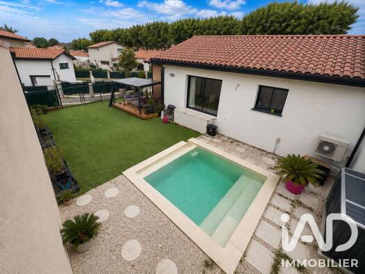 Maison de plain-pied à vendre 310 000 € 4 pièces 3 chambres 91 m² Ouest Bompas 66430