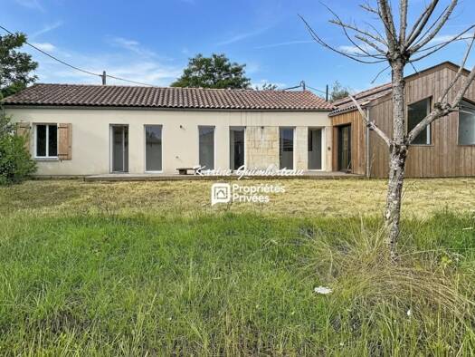 Maison de plain-pied à vendre 379 900 € 6 pièces 4 chambres 143 m² 765 m² de terrain Saint-Germain-du-Puch 33750