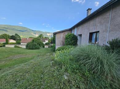Maison de plain-pied à vendre 265 000 € 6 pièces 5 chambres 166,1 m² 2 467 m² de terrain Saint-Sauveur 38160