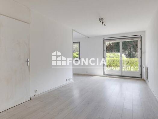 Appartement à vendre 117 500 € 1 pièce 1 chambre 47 m² RDC/4 Mitterie Lille 59160