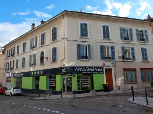 Local commercial à louer 800 € 56,5 m² de surface de vente Centre Ville Est Voiron 38500
